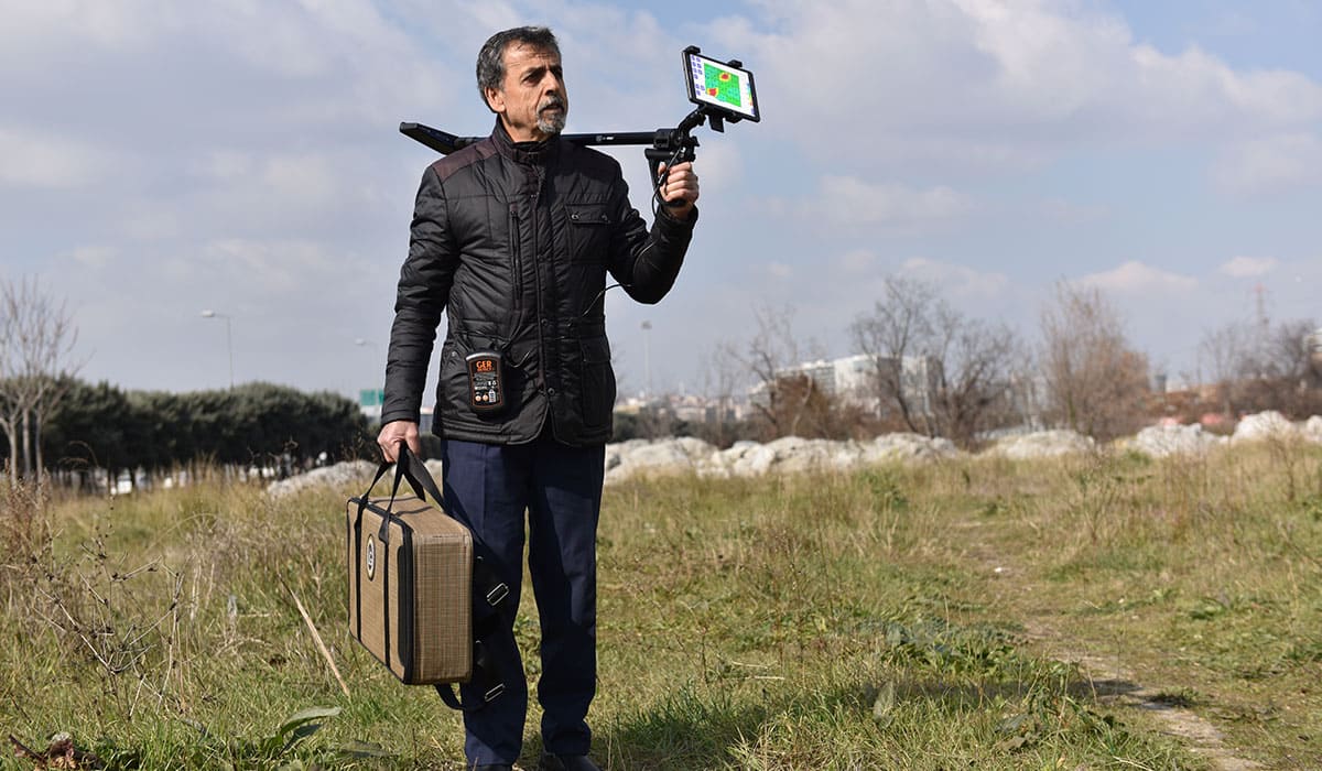 uig-ground-scanner-wall-scan-detector.jpg